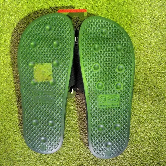 Sandals_&_Flip_Flops